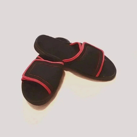 Dear foam Slippers NWOT - Picture 1 of 2